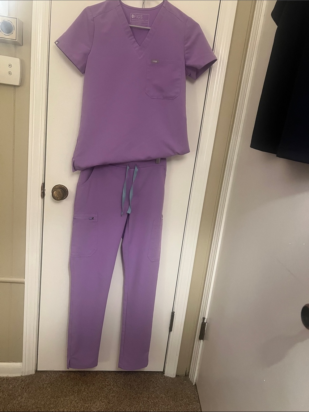 Figs Women’s Scrub Set Catarina top and Yola Pants Lavendar Purple XXS